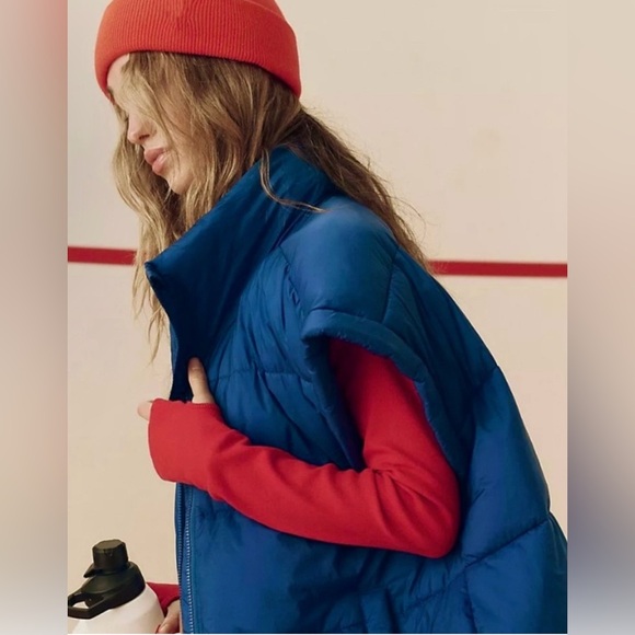 Beyond the yoga puffer vest SIZE S, XL color blue NWT - Picture 2 of 7